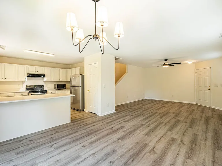 718 Delta Downs Dr — Photo 14