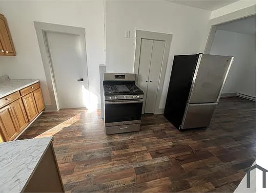 2 bed, 1000 sqft, $1,907 — Photo 4