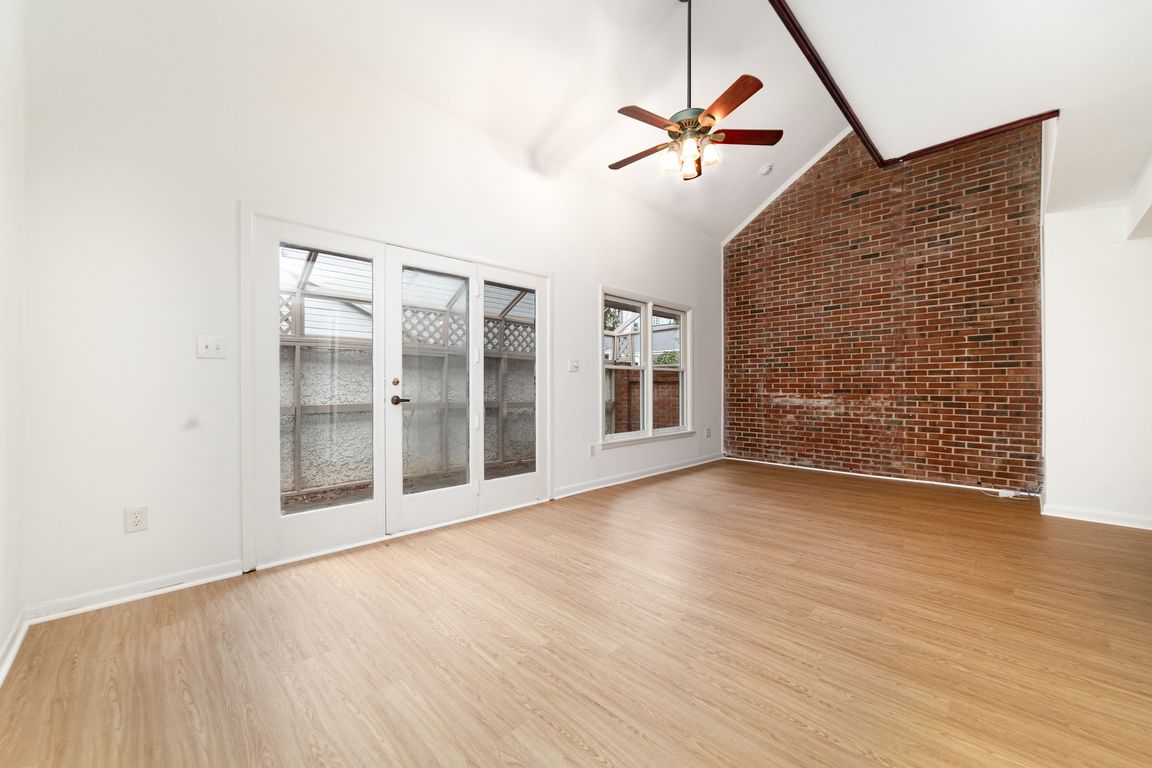 next background image