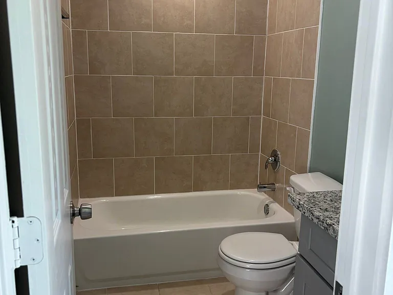 8220 Crestview Dr #B — Photo 11