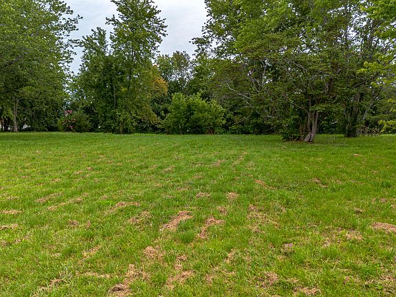 4th image of 7300 Benton Rd
