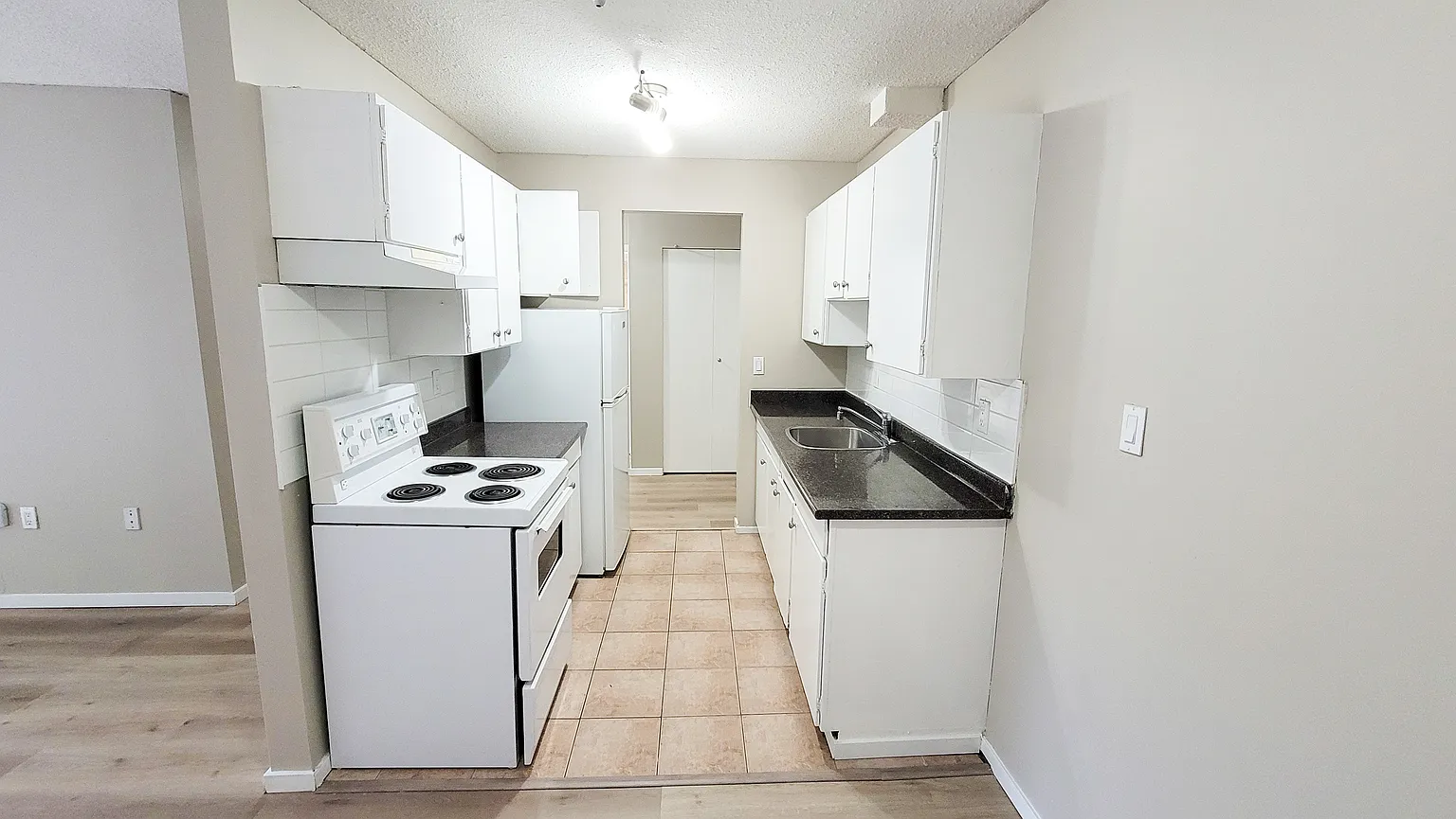 2814 Pratt Cres #1-bedroom photo 1