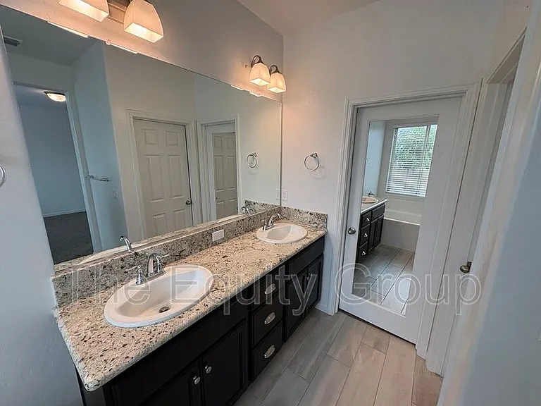 1336 W Porter Ct — Photo 22