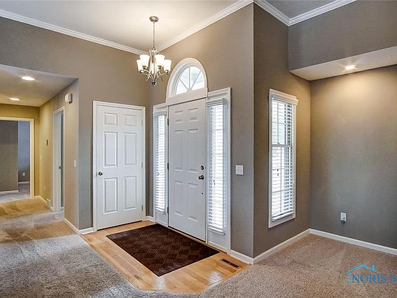 3rd image of 10340 Scarlet Oak Dr