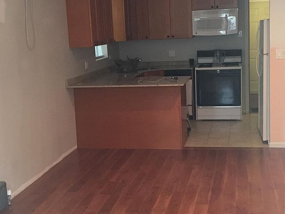 2nd image of 1412 W Jarvis Ave