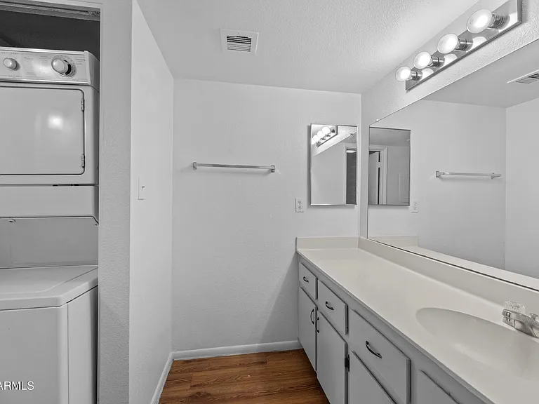 2625 E Indian School Rd — Photo 17