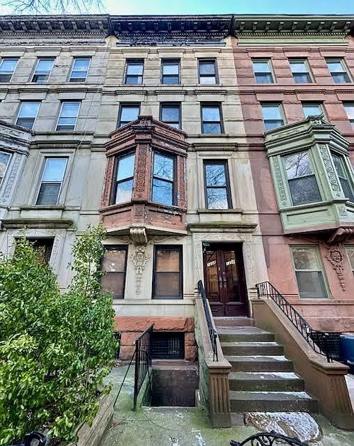 1st image of 120a Bainbridge Street