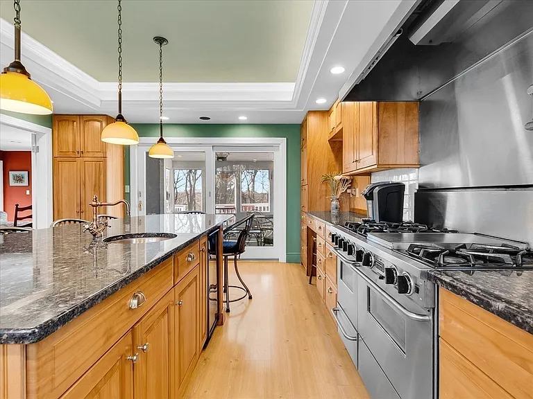 243 Upland Ave — Photo 12