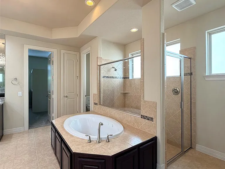5423 Lachlan Springs Ln — Photo 18
