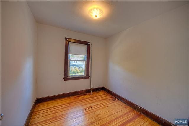 1st image of 512 Lake Ave