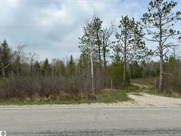 2312 Alabaster Rd, Tawas City, MI 48763