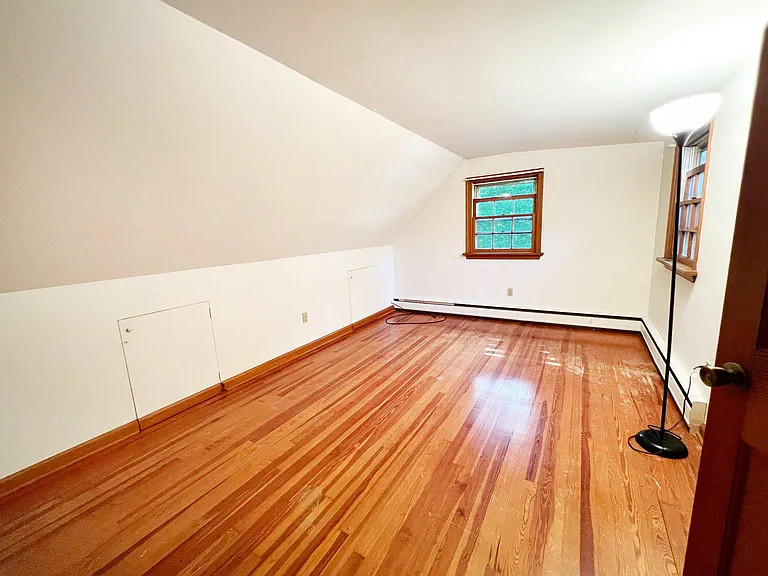51 Elfman Dr — Photo 32
