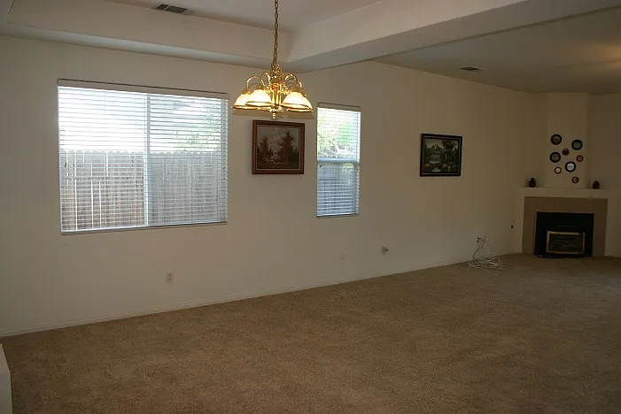 11917 Roaring River Ave — Photo 3