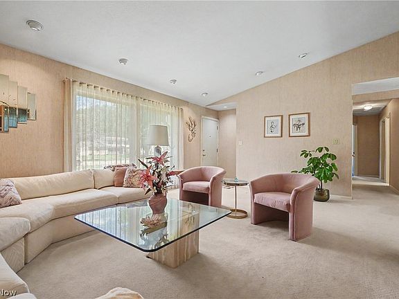 5th image of 1380 Romane Dr