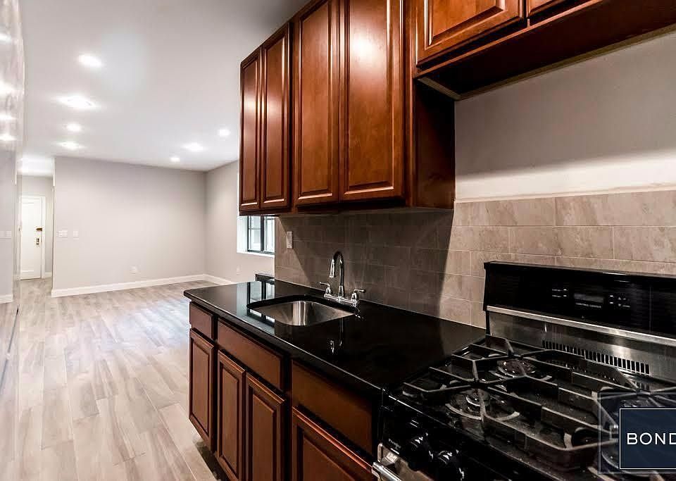 2nd image of 167 E 33rd St #4CC