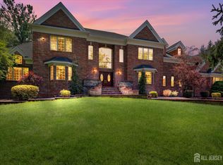 27 Parkwood Ln, Basking Ridge, NJ 07920