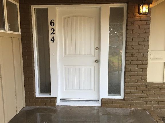 2nd image of 624 W Pico Ave