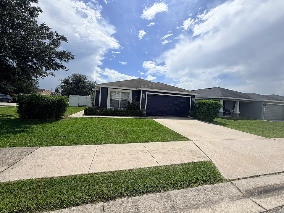 1335 Windward Oaks Loop
