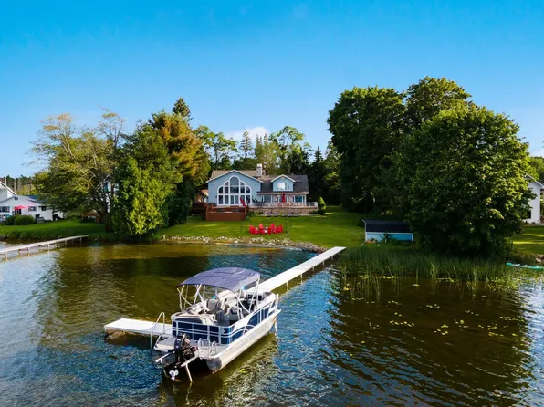 1820 S Lake Mitchell Dr, Cadillac, MI 49601