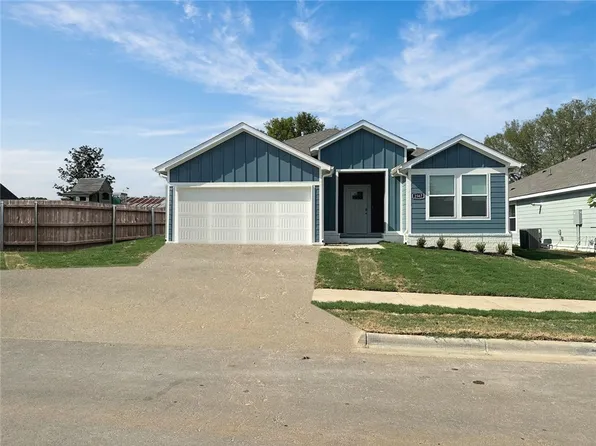 2567 N Snowball Dr, Fayetteville, AR 72704