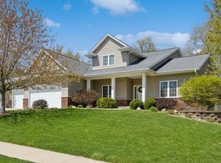 3013 Wind Ridge Ct, Coralville, IA 52241