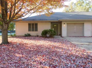 201 Mary Jo Dr, Swansea, IL 62226