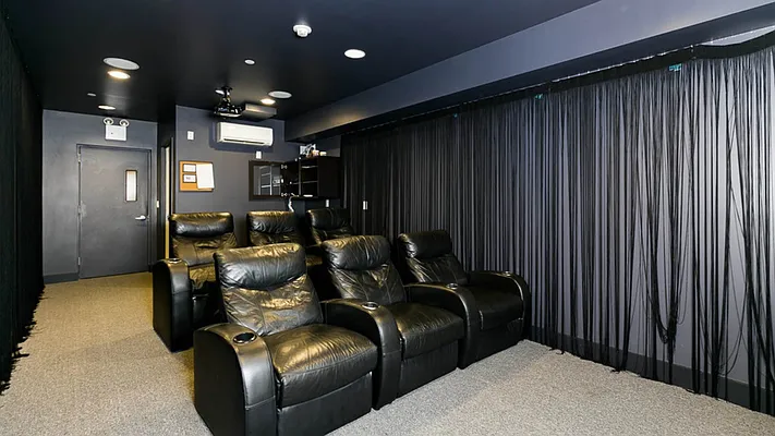 Rented by Tapiro Realty | media 17