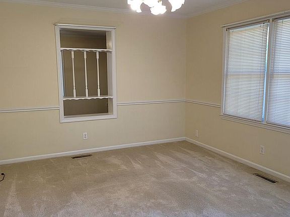 4th image of 204 Muriel Hooks Dr