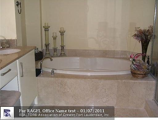 3rd image of 191 SE 20th Ave #212