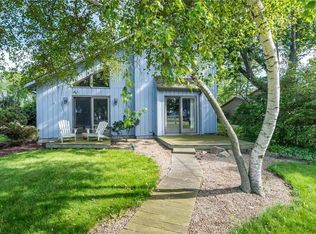 3860 Lake Rd, Sheffield Lake, OH 44054