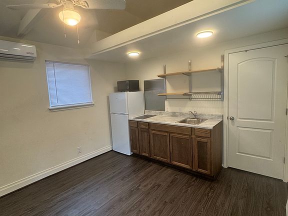 5th image of 242 W Harlan Ave #2