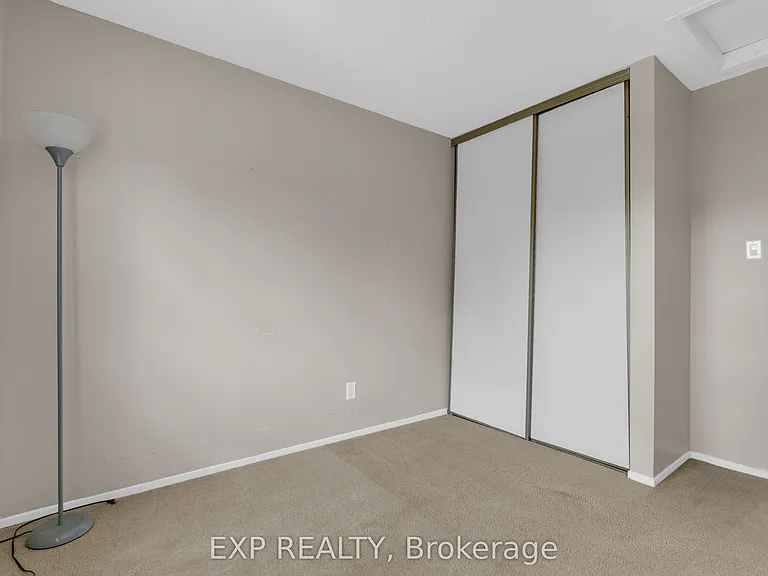 7 Sundback Ln — Photo 15