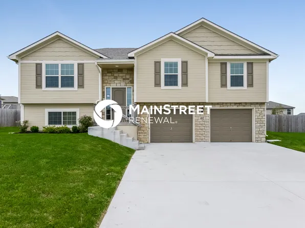 402 191st Ter, Smithville, MO 64089