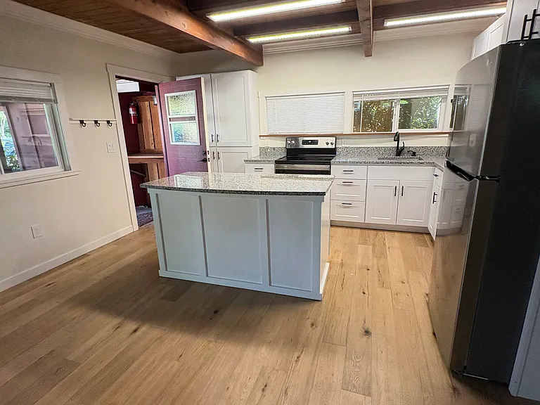 280 Marshall Way — Photo 5