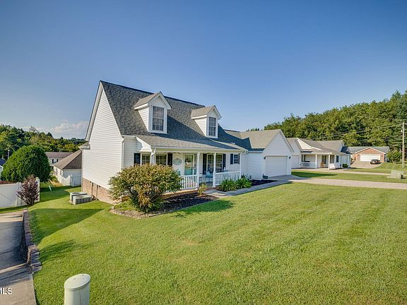 2nd image of 106 Violet Ln