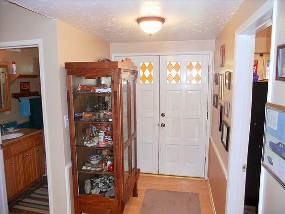 5th image of 10838 Arleta Ave