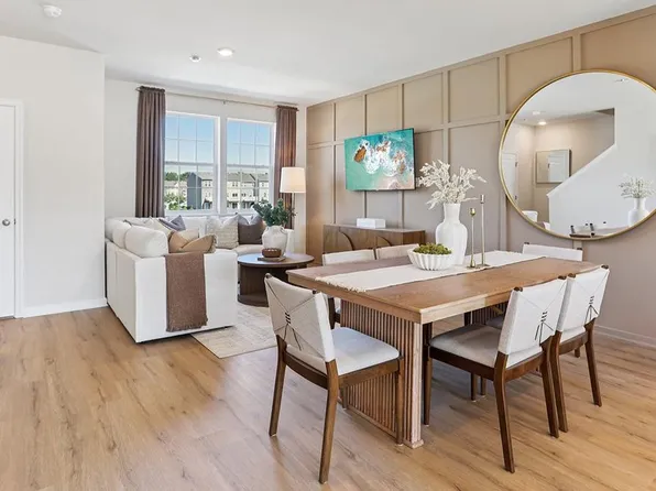 113 Clinton St, Sicklerville, NJ 08081