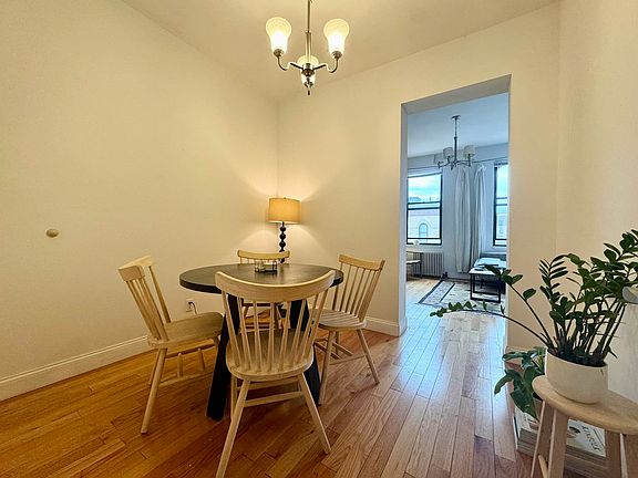3rd image of 170 Franklin St #2R