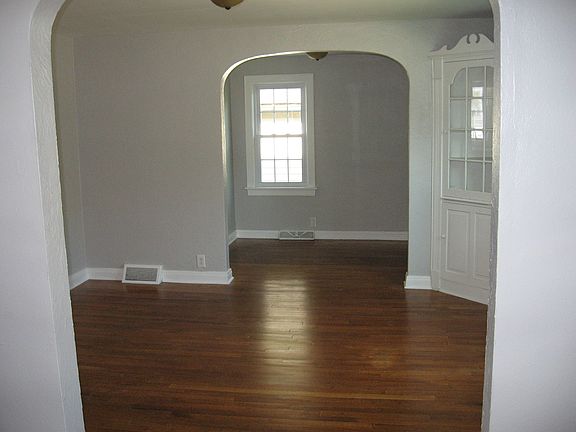5th image of 279 N 21st St