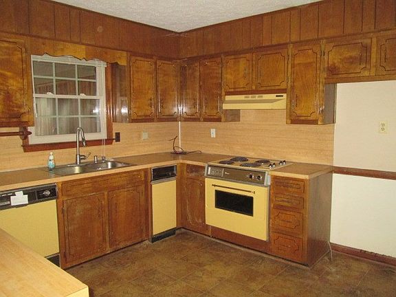 5th image of 1640 Buckhorn Dr