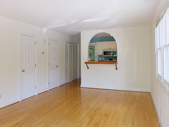 3rd image of 515 S Merritt Mill Rd APT H