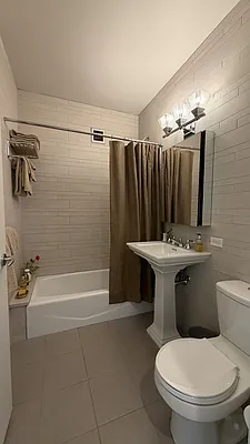 Bathroom, photo 1