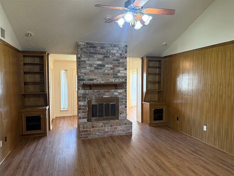 214 Kings Ct — Photo 15
