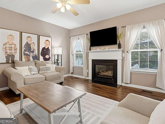 4th image of 208 Mincey Way
