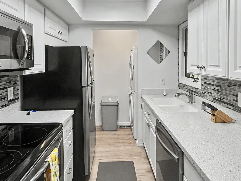 7538 Foxridge Way #8H8H — Photo 4