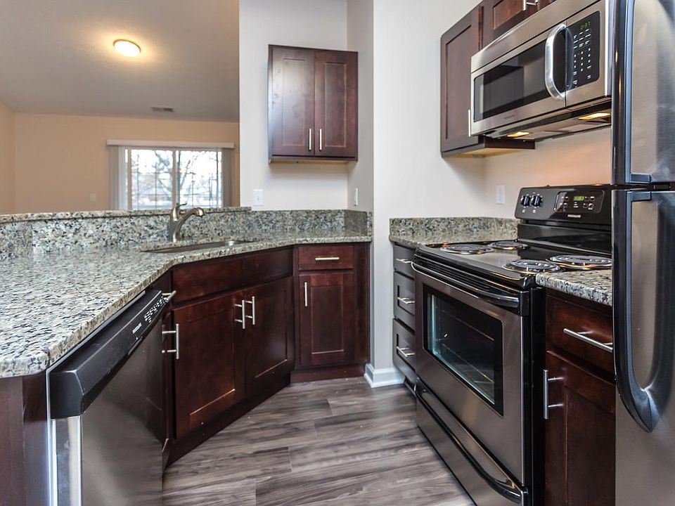 1st image of 1559 Weymouth Cir APT 106