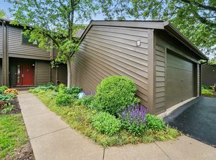 8517 Wyoming Club Dr, Cincinnati, OH 45215