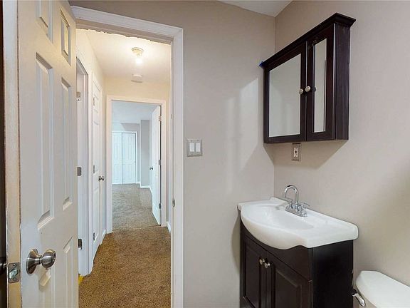5th image of 124 Robinwood Dr