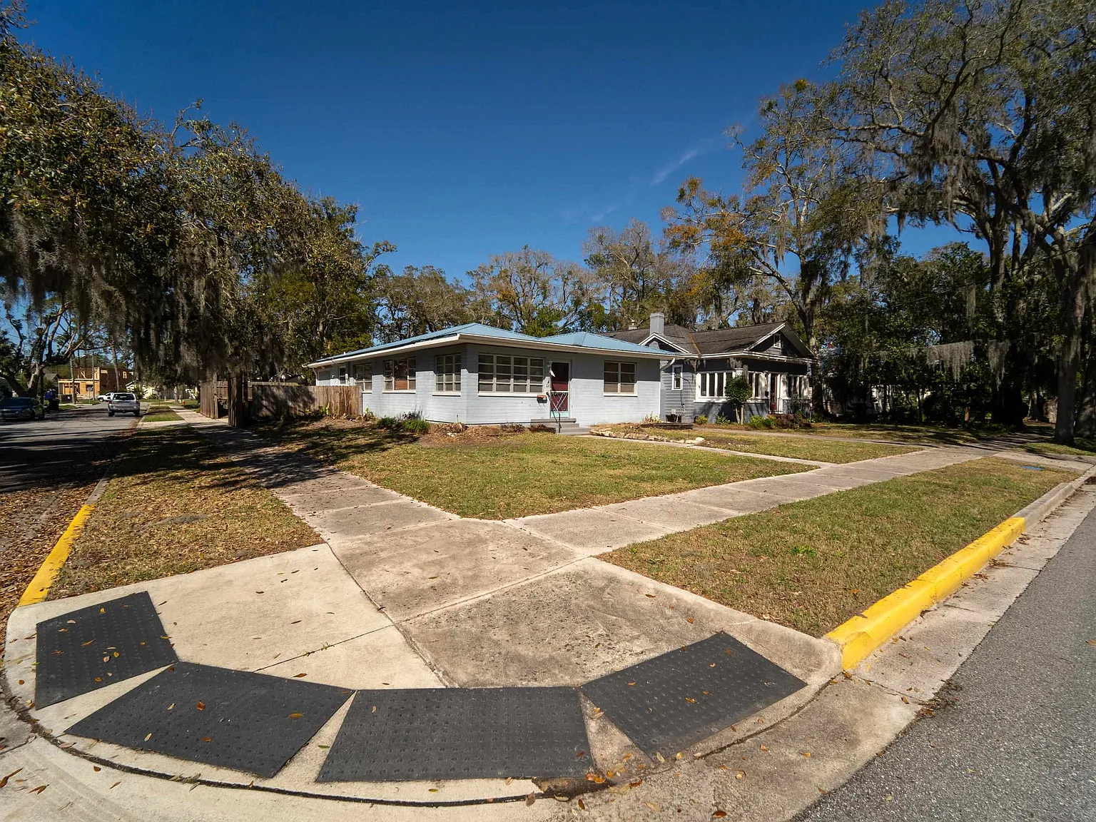 3 bed, 1294 sqft, $2,495 — Photo 3