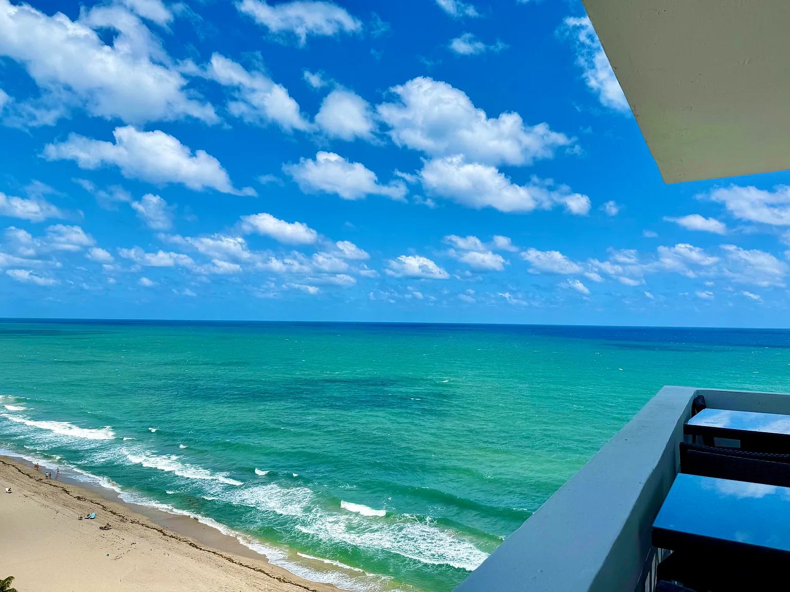 2 bed, 2.0 bath, 1350 sqft, $3,200 — Photo 2
